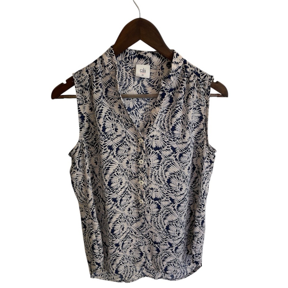 CAbi Navy and White Patterned Sleeveless Blouse